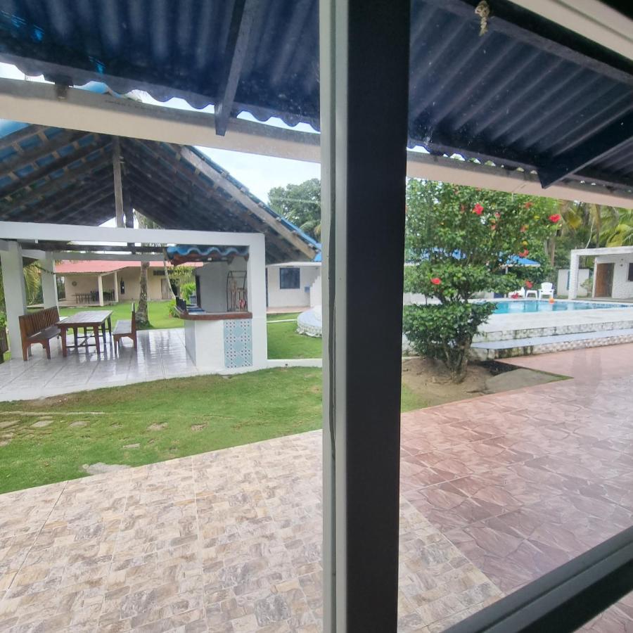 Paradise Island Beach Hotel Isla Grande Dış mekan fotoğraf