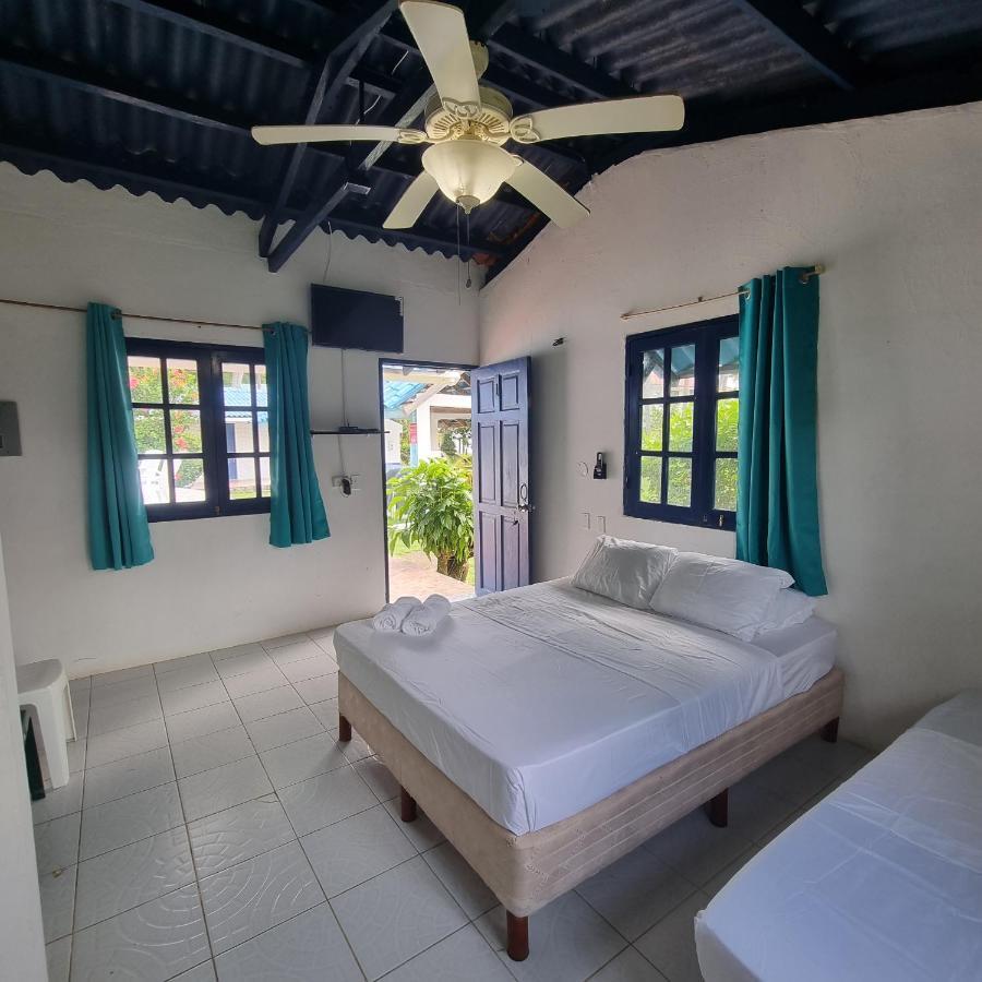 Paradise Island Beach Hotel Isla Grande Dış mekan fotoğraf